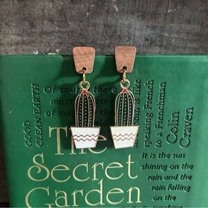 NWT Cute Large Cactus Earrings.